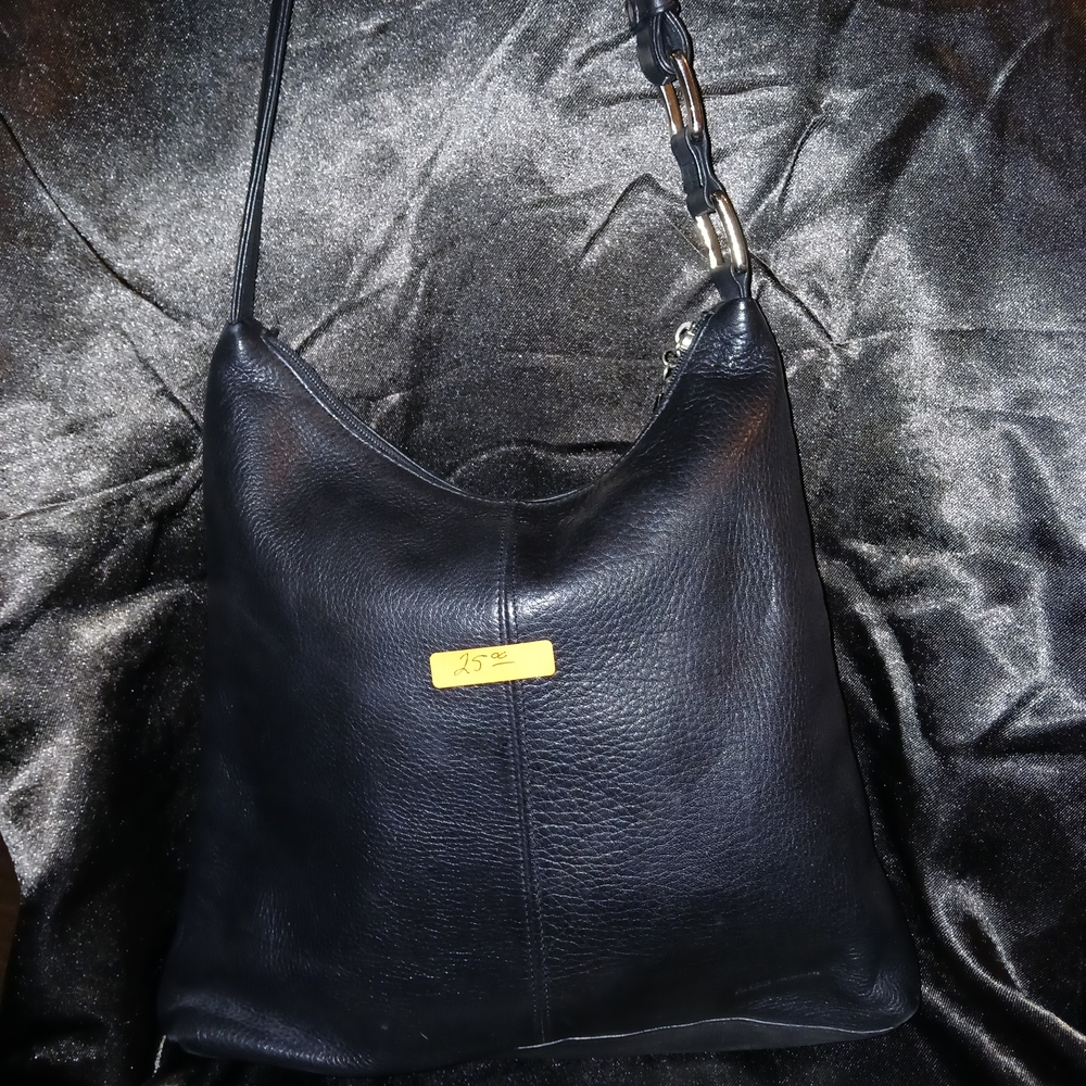 Elegant Black Leather Shoulder Bag